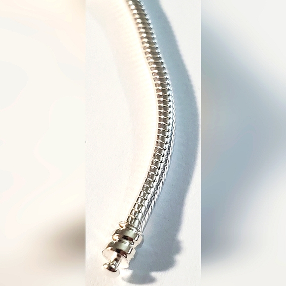 Authentic NEW Pandora Netflix Stranger Things Clasp Snake Chain Bracelet - Picture 8 of 10